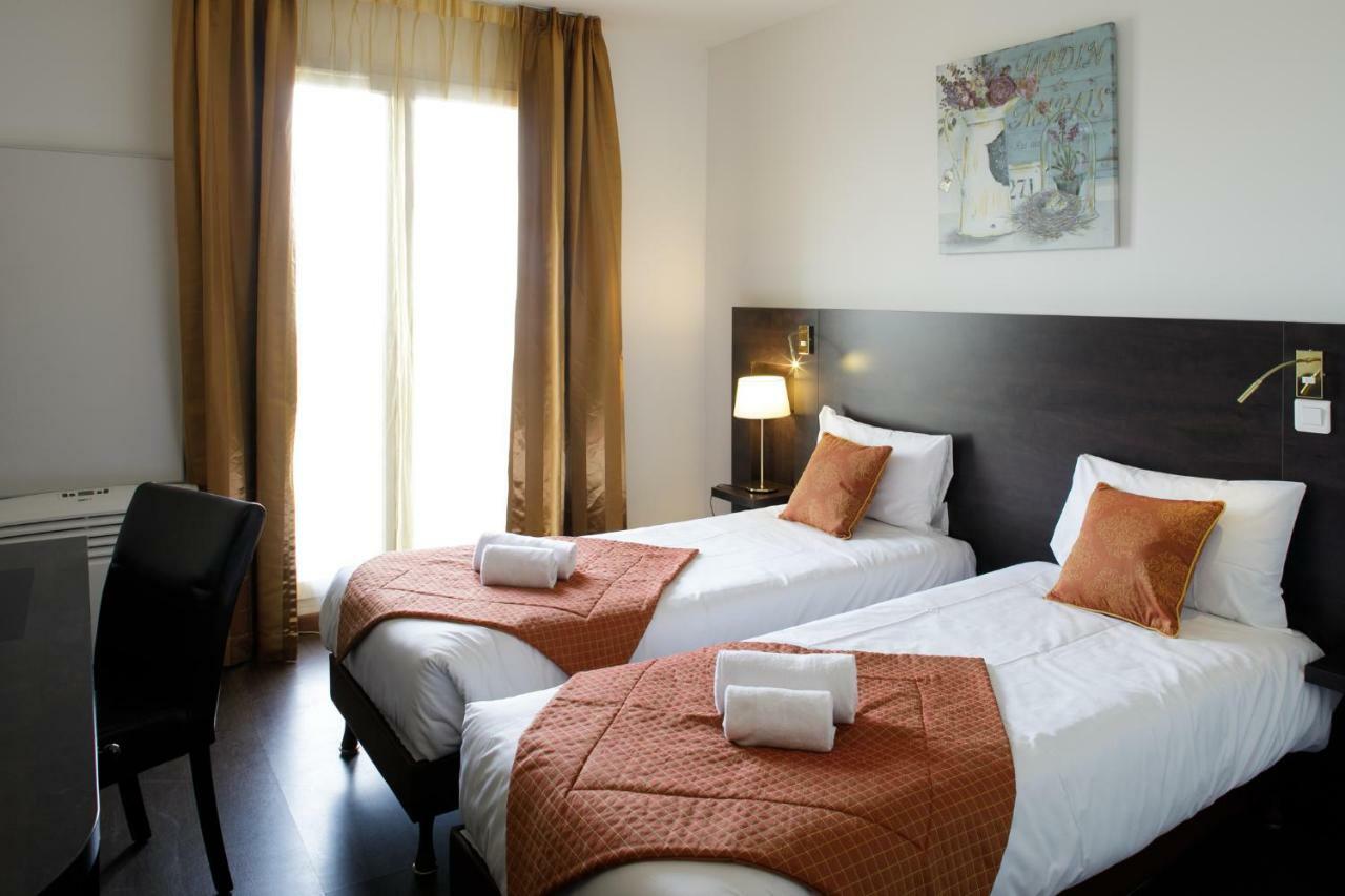 L'Epi Hotel Épernon Екстериор снимка