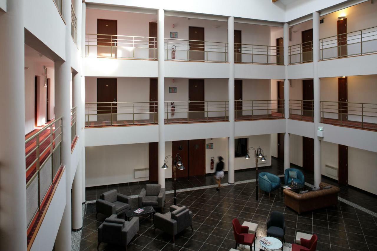 L'Epi Hotel Épernon Екстериор снимка